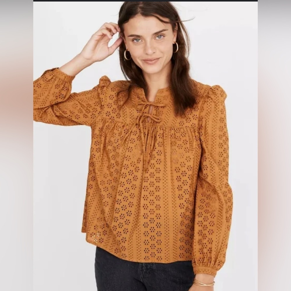Madewell eyelet double tie peasant top with billowy sleeves. Size S 100% cotton